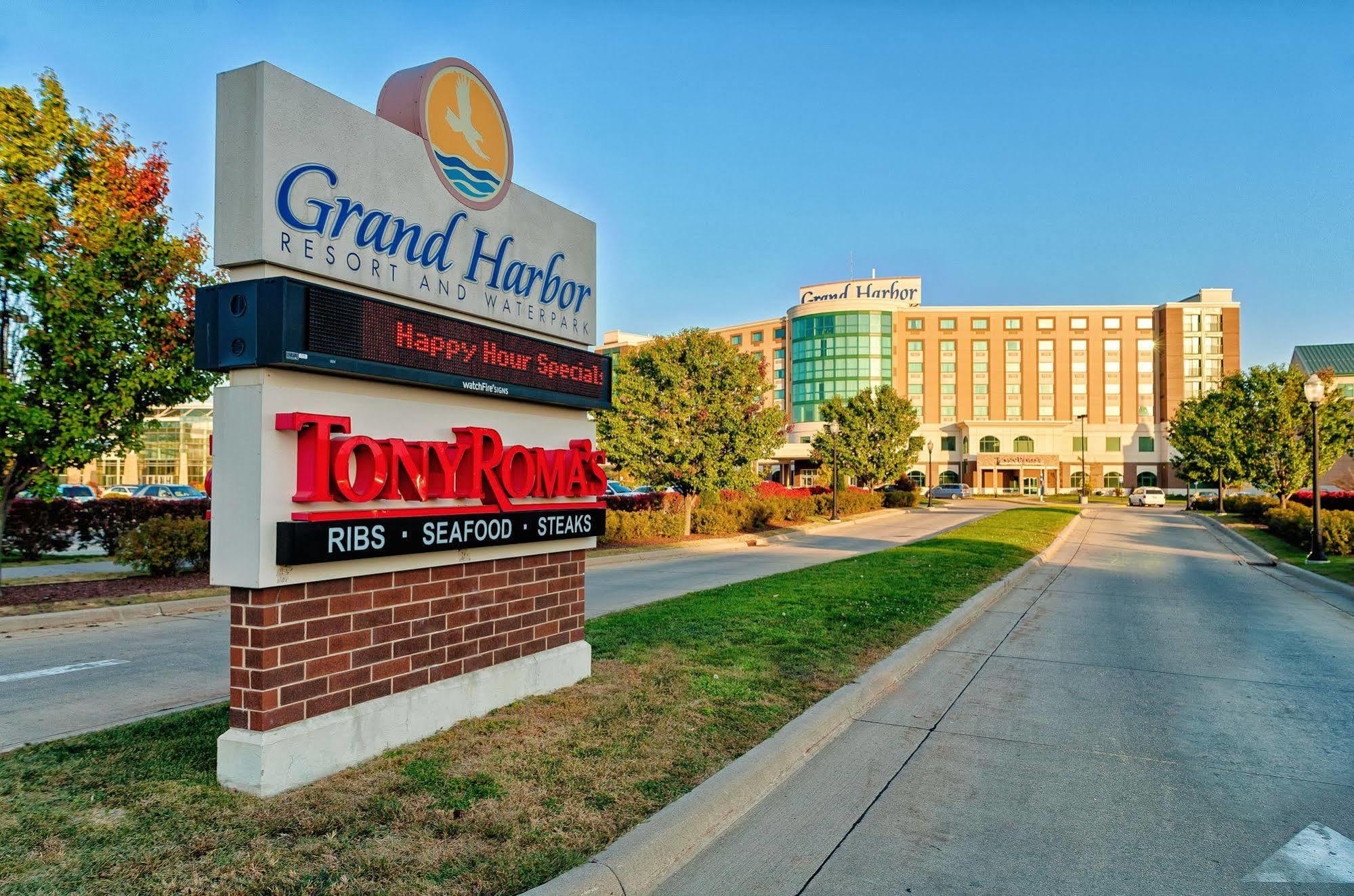 Grand Harbor Resort Dubuque Exterior photo